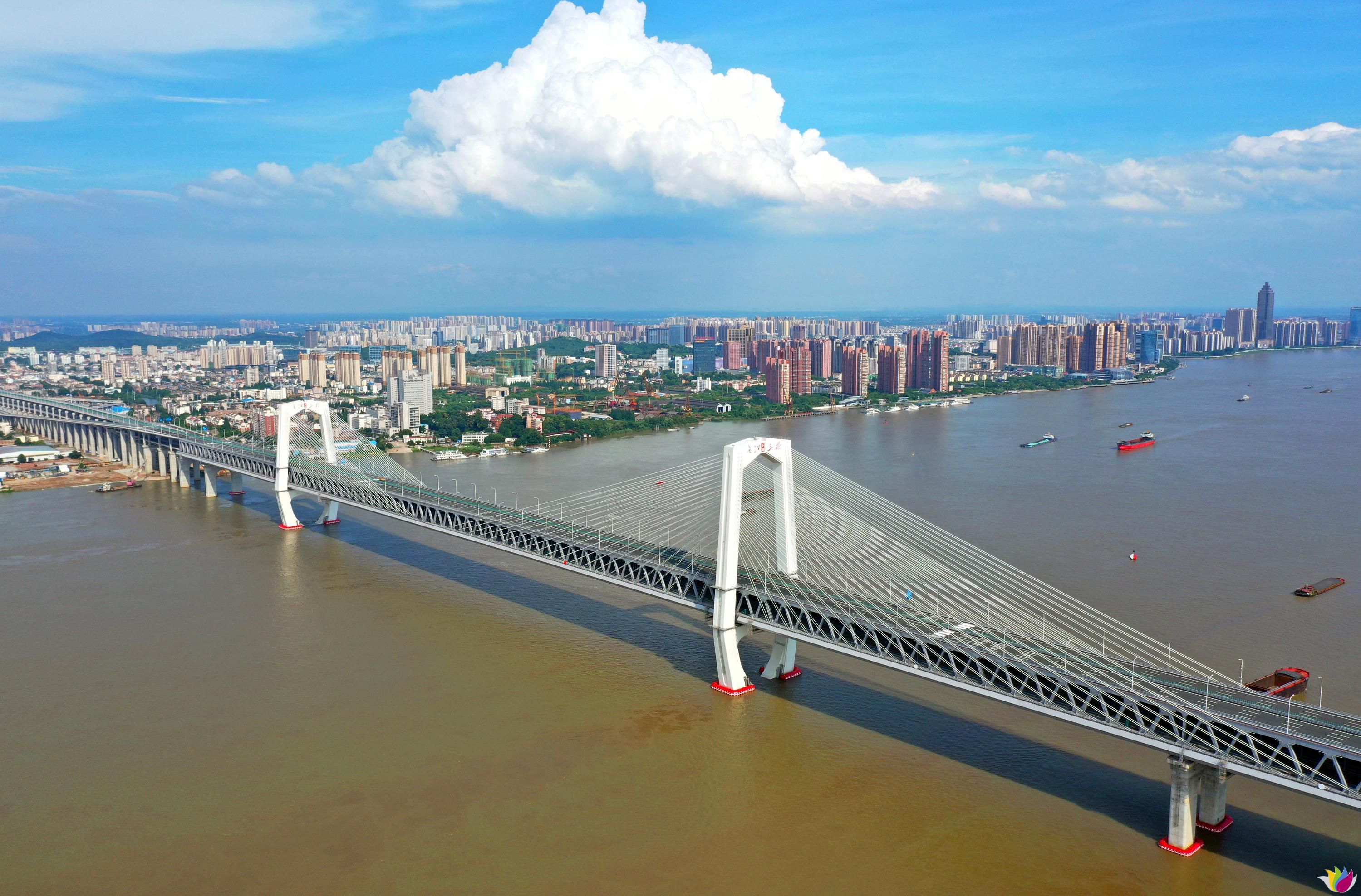 首页>新闻动态>正文芜湖滨江风貌芜湖滨江风貌芜湖长江三桥雄姿芜湖